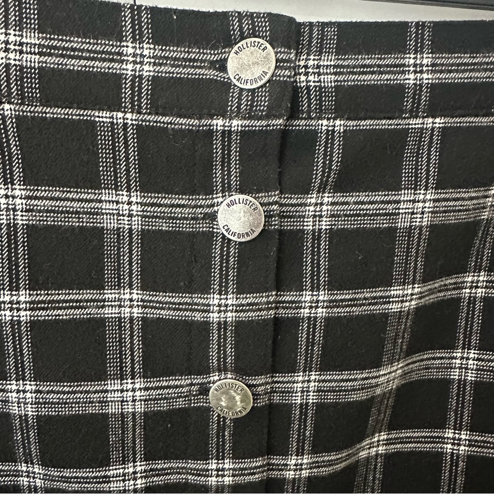 Hollister Plaid Mini Skirt - Picture 2 of 5